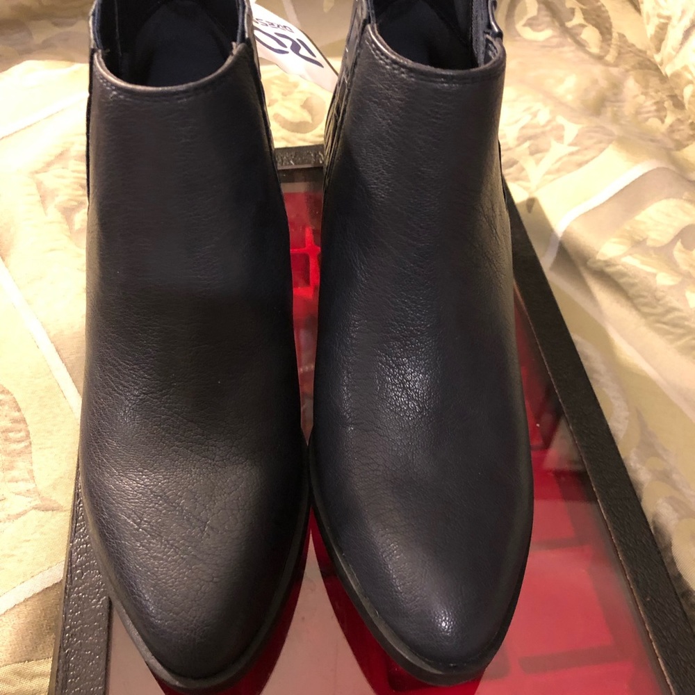 Brand new boots size 5